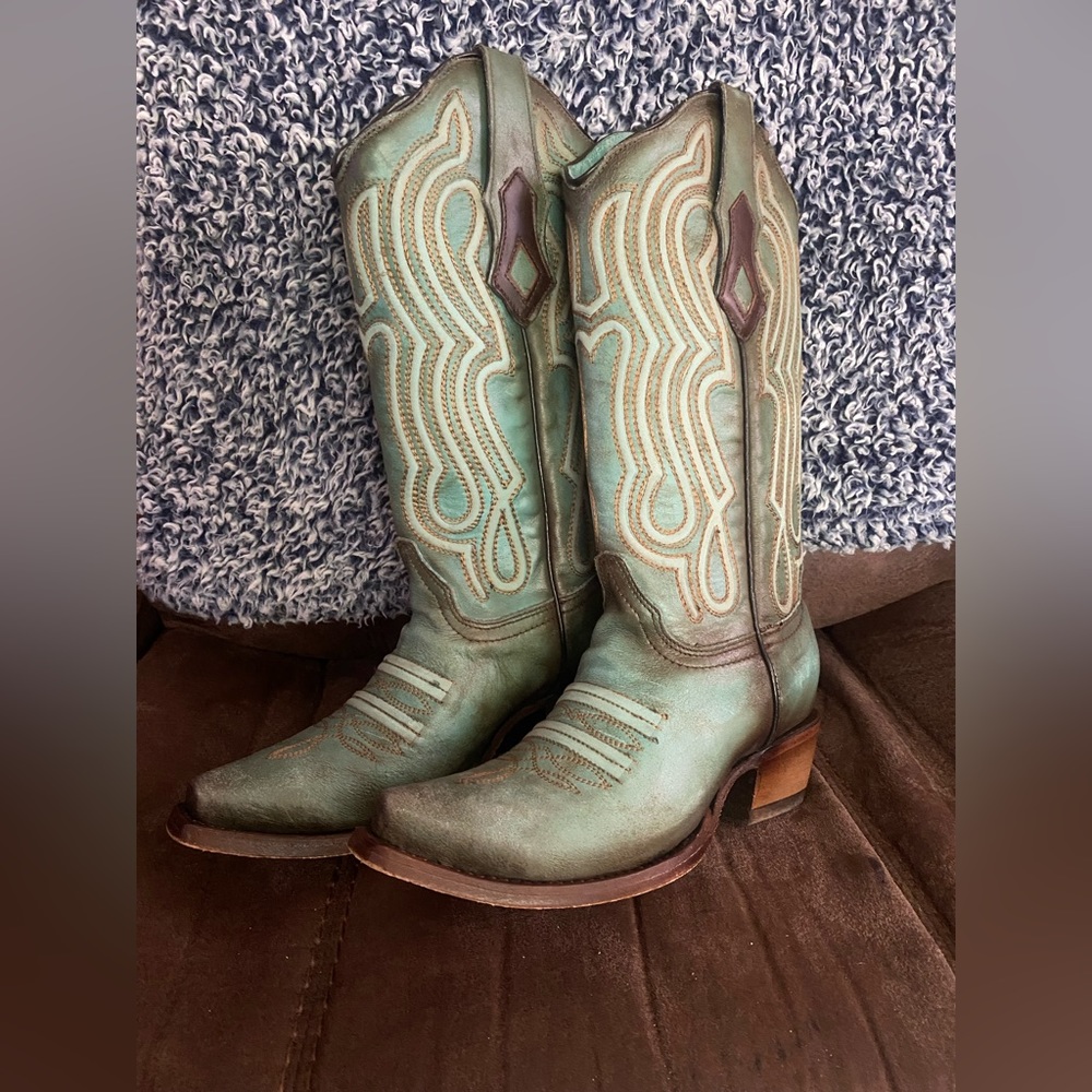 Women’s corral boots